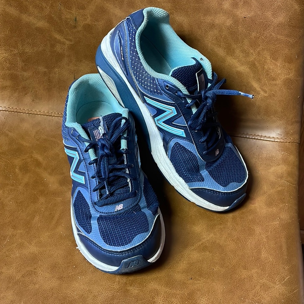 New Balance Blue Athletic Shoes for Performance and Style